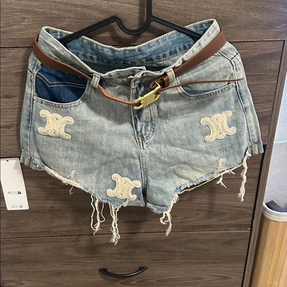 Stylish Denim Shorts with Brown Belt size M